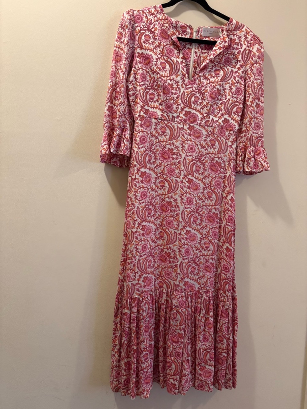 Neve & Noor London - Women's Pink Paisley Petra Midi Dress- NWT - size XS